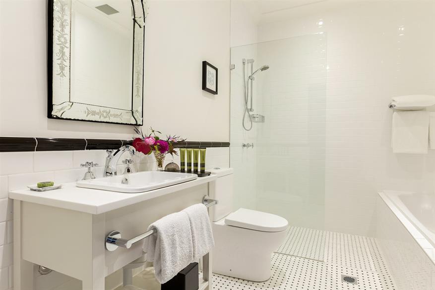 Peppers-Manor-House-Garden-Wing-Deluxe-Bathroom1.t55168